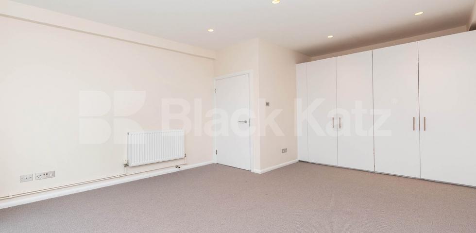 			NEWLY RENOVATED 2 BED, 2 Bedroom, 1 bath, 1 reception Apartment			 GROVE HOUSE-TUDOR ROAD, HACKNEY-BETHNAL GREEN-LONDON FIELDS